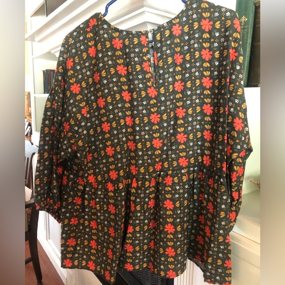 Michelle McDowell xl top in beautiful fall colors - Picture 3 of 6